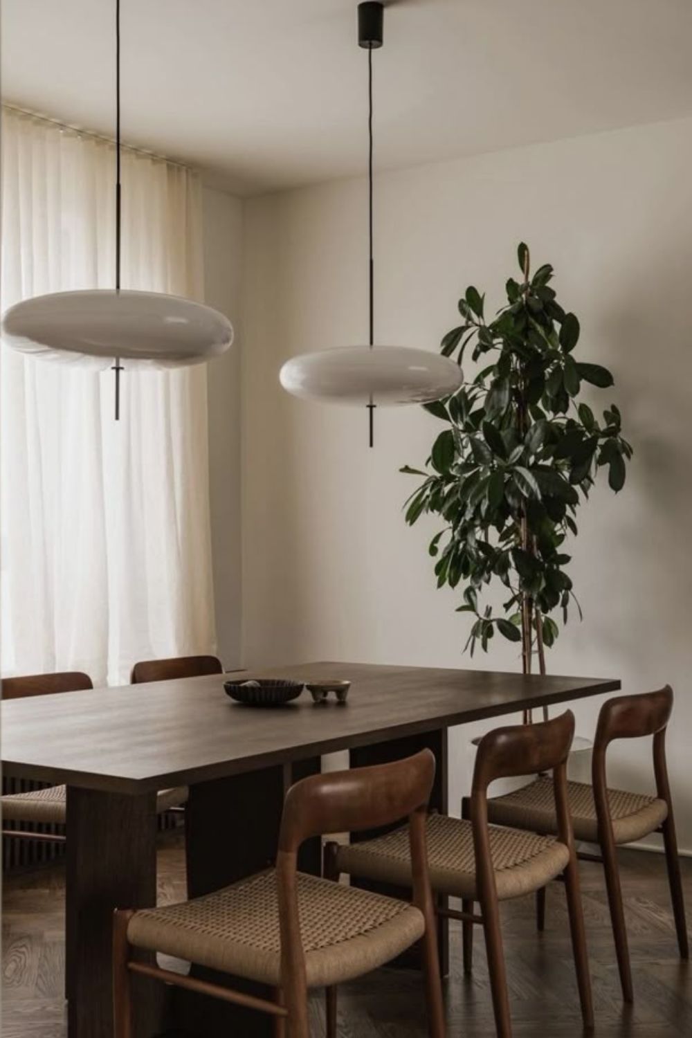 Organic Modern Dining Room-loves from bet (6)