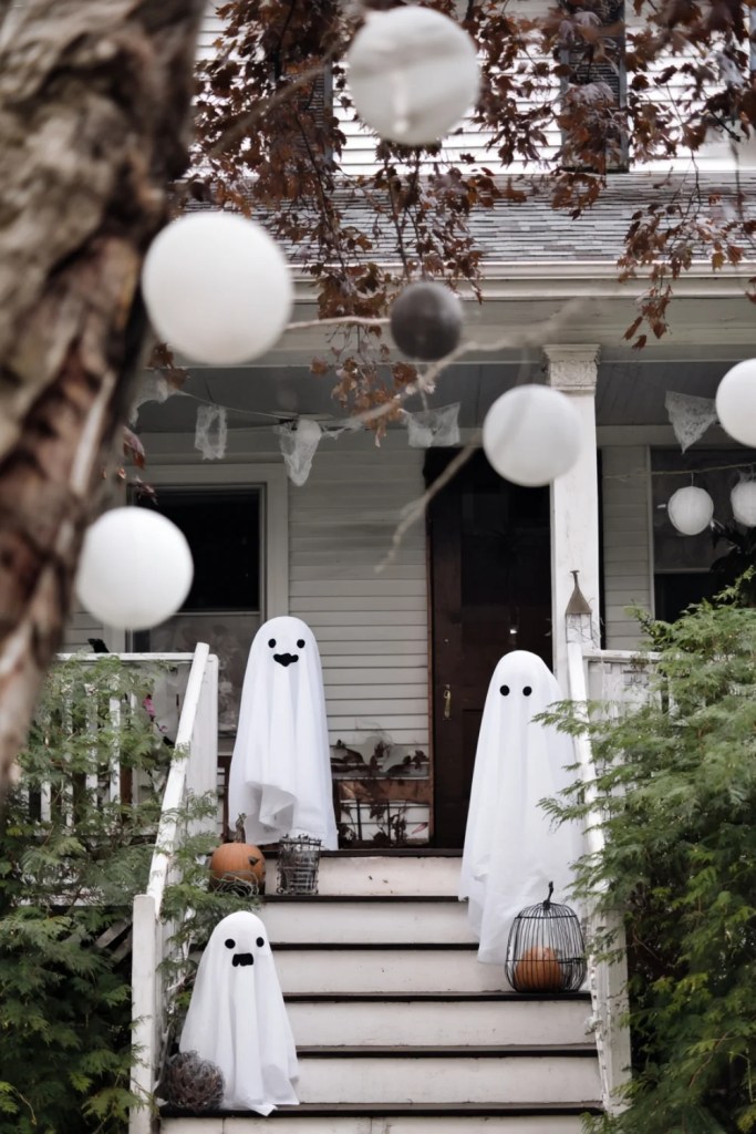 Ghost Trio Porch With Hanging Lanterns-halloween front porch ideas-loves from bet