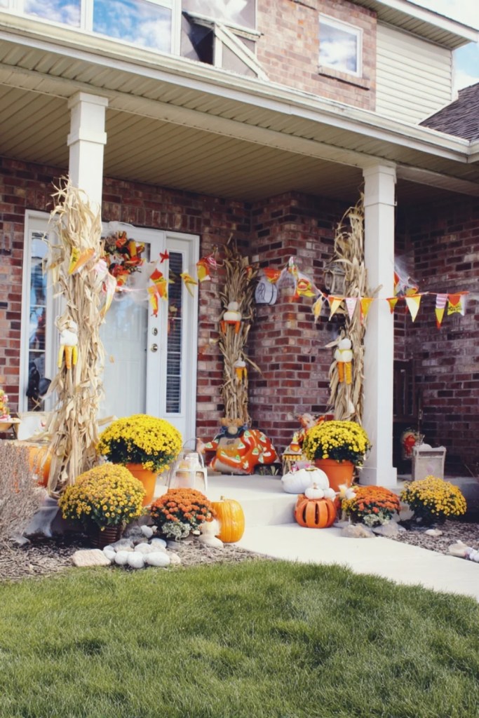 Cornstalks, Mums and Pumpkins for Autumn Porch Style-halloween front porch ideas-loves from bet
